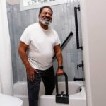 SafetyGrip-Bath-Tub-Hand-Grip