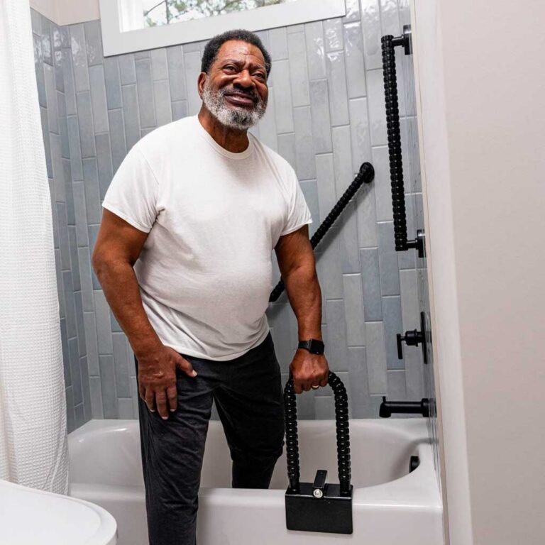 SafetyGrip-Bath-Tub-Hand-Grip